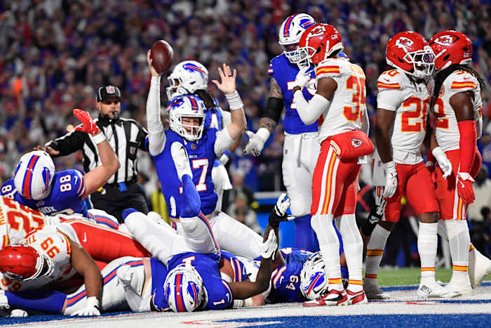 Allen heeft 3 TD's en Bills gebruiken stevige verdediging om Mahomes en Chiefs 28-21 te overtreffen