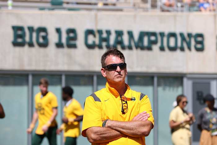 Baylor AD Mack Rhoades neemt ontslag, een week nadat hij om persoonlijke redenen verlof heeft genomen