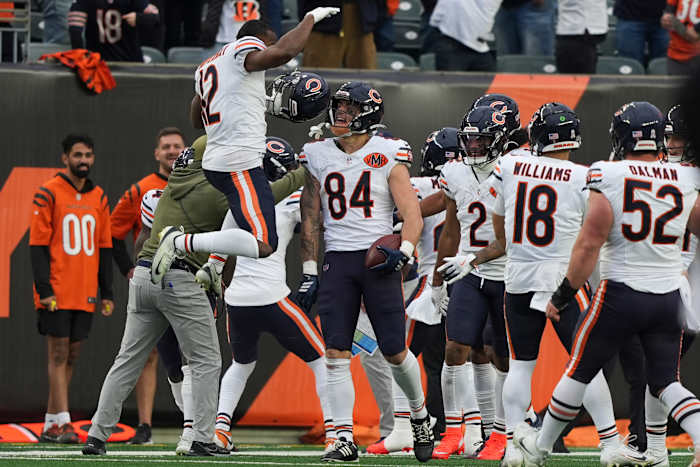 Bears overleven Bengals dankzij wilde 47-42 overwinning op Williams' TD-pass naar Loveland in laatste minuut