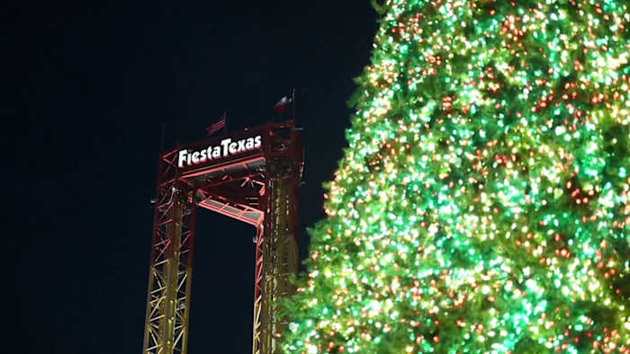 Beleef feestelijk plezier bij Six Flags Fiesta Texas met 'Holiday in the Park'