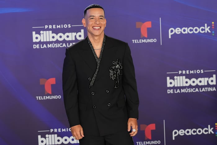 Bizarrap, Daddy Yankee is headliner tijdens de rustshow tijdens NFL's allereerste wedstrijd in Spanje