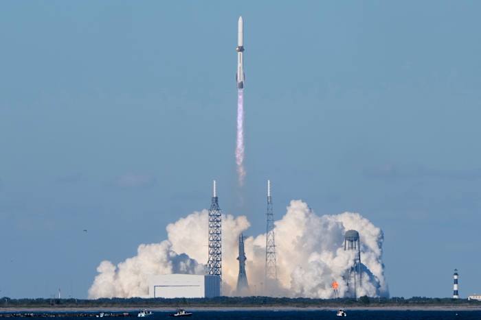 Blue Origin lanceert een enorme raket met twee NASA-ruimtevaartuigen naar Mars