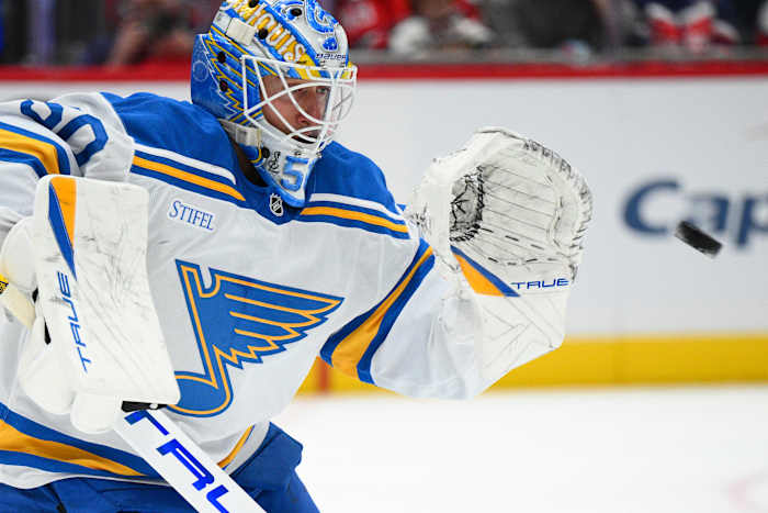 Blues' Binnington 'was altijd van plan' Ovechkin zijn 900ste doelpuntpuck te geven
