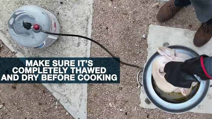 Brandweer San Antonio, lokale bewoners delen keukenveiligheidstips voor het koken op Thanksgiving