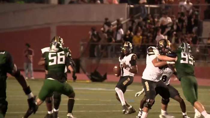 Brennan Bears en Reagan Rattlers hernieuwen de rivaliteit in de eerste ronde van de klasse 6A-voetbalplay-offs