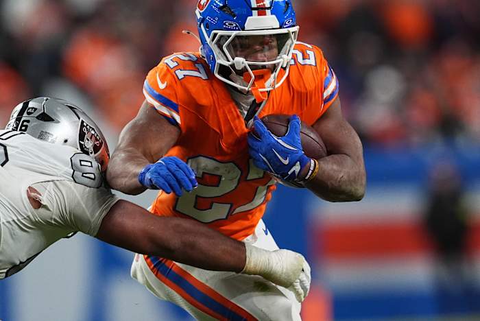 Broncos' JK Dobbins heeft een voetoperatie nodig en is waarschijnlijk klaar voor het seizoen, zegt AP-bron