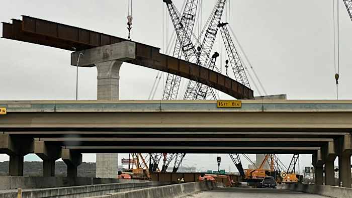 Chauffeurs kunnen dit weekend twee bouwafsluitingen langs Loop 1604 verwachten