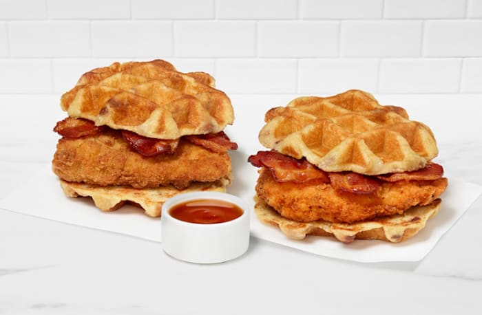 Chick-fil-A's sandwiches met kip en wafels gingen naar geselecteerde locaties in San Antonio
