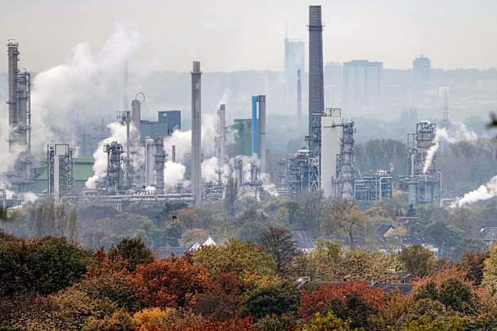 De meedogenloze toename van de koolstofvervuiling door fossiele brandstoffen tempert enigszins de hoop op klimaatbestrijding