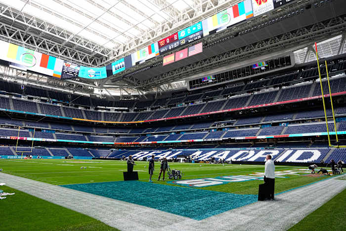 De sfeer in het Santiago Bernabeu-stadion ziet er heel anders uit in de aanloop naar de eerste NFL-wedstrijd in Spanje
