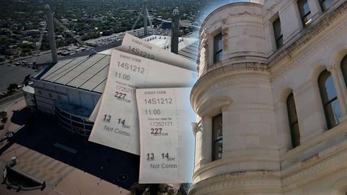 De stad bood raadsleden van San Antonio gratis kaartjes aan voor meer dan veertig Alamodome-evenementen, blijkt uit gegevens