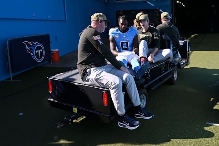 De terugkeer van Calvin Ridley voor de Titans eindigt abrupt met een gebroken been aan het einde van het seizoen