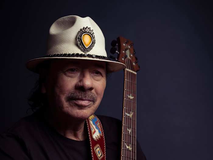 De tournee van Carlos Santana in 2026 omvat een stop in San Antonio, maanden nadat 'uitdroging' de Majestic Theatre-show heeft uitgesteld
