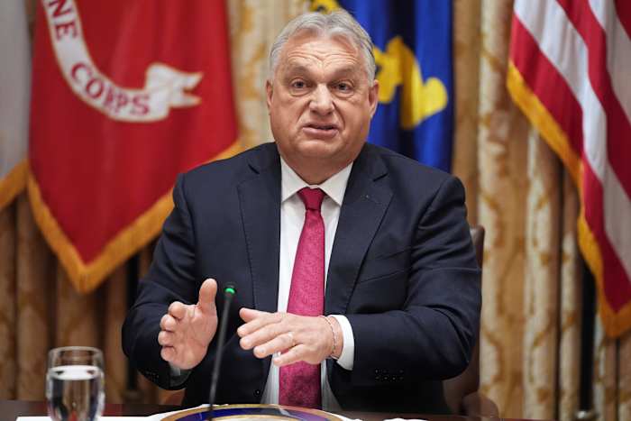 De verkiezingscampagne in Hongarije laait op nu Orbán-uitdager Péter Magyar steun van het platteland krijgt