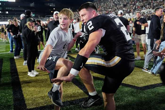 Diego Pavia gooit TD-pass in OT en nr. 15 Vanderbilt houdt Auburn tegen met 45-38