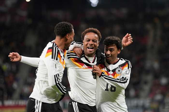 Duitsland en Nederland bereiken het WK na ruime overwinningen in de eindkwalificatiewedstrijden