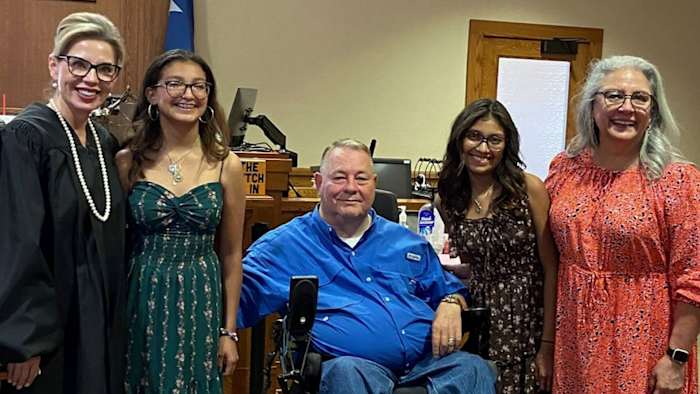 'Een forever home': de familie San Antonio deelt de realiteit en beloningen van een pleeggezin om te adopteren