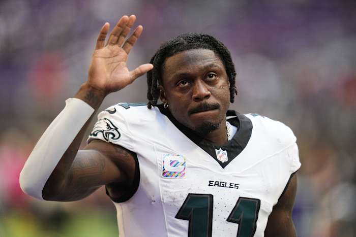 Het voortdurende geklaag van AJ Brown heeft de Eagles er niet van weerhouden om te winnen, maar het helpt niet