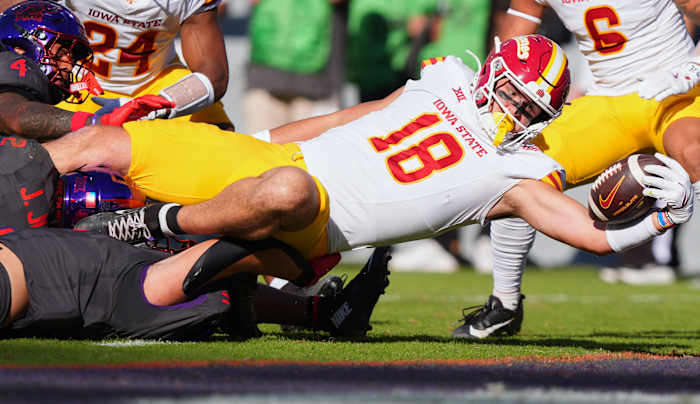 Iowa State TE Brahmer komt een week in de eindzone terecht nadat hij op het veld is ingestort