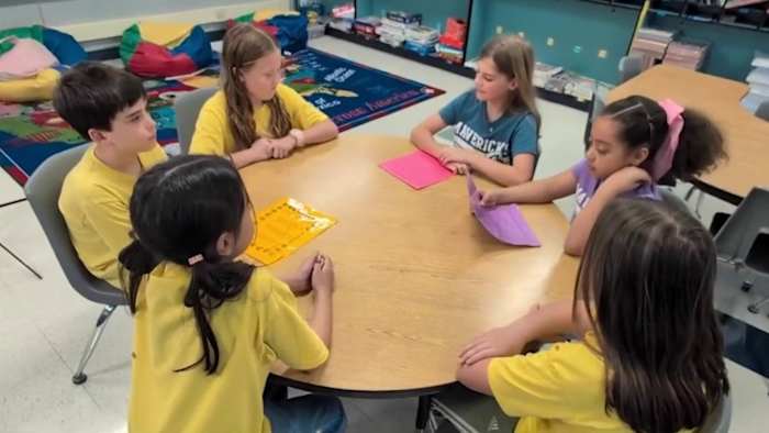 Leerlingen leren conflicten op school te bemiddelen na presentaties van het Bexar County-programma