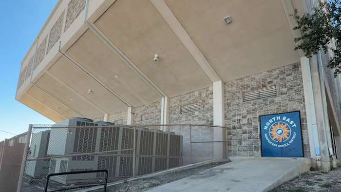 NEISD-kiezers keuren de meerderheid van de obligatievoorstellen van $ 495 miljoen goed