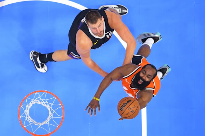 Nikola Jokic scoort 55 punten en evenaart daarmee het hoogste seizoen in de NBA, Nuggets versloeg Clippers voor de zesde overwinning op rij