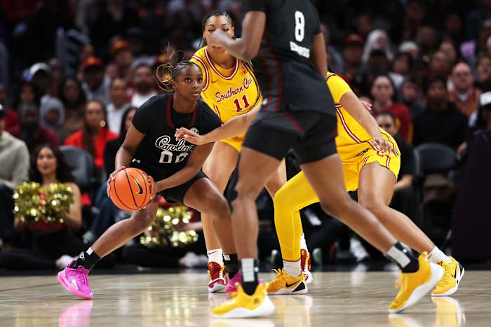 Nummer 2 South Carolina verslaat nummer 8 Zuid-Californië met 69-52 in 'The Real SC'-matchup