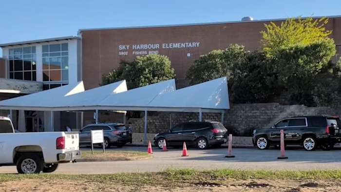 Ouders protesteren terwijl Southwest ISD voorstelt om de Sky Harbor Elementary School te sluiten