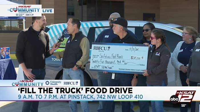 RBFCU doneert $ 25.000 ter ondersteuning van de San Antonio Voedselbank tijdens de onderbreking van de SNAP-uitkeringen