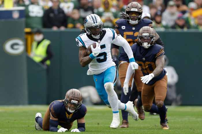 Rico Dowdle van Panthers verandert de aandacht op de boete voor '2 pompen' in een kans om geld in te zamelen voor een goed doel