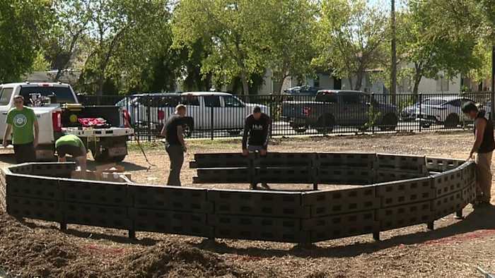 San Antonio ISD zamelt 1,4 miljoen pond gerecyclede goederen in op Texas Recycles Day