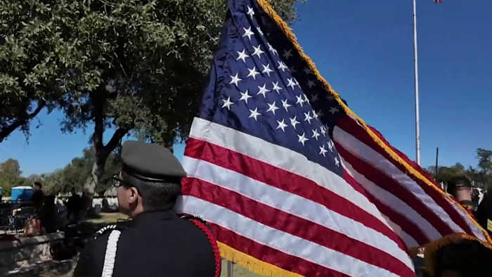 San Antonio eert degenen die hebben gediend bij Veteranendagceremonies