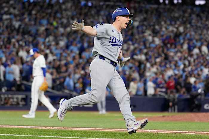 Smith's homer op de 11e plaats verheft Dodgers boven Blue Jays met 5-4 en wordt de eerste herhaalde kampioen in 25 jaar