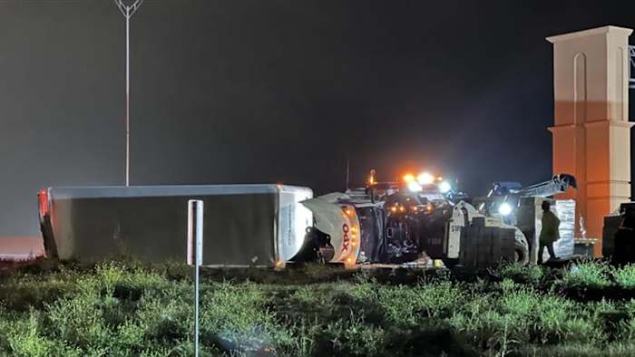 Transguide: crash met 18 wielen sluit een deel van de I-10 in westelijke richting in het verre oosten van Bexar County af, wat een sluiting van enkele uren tot gevolg heeft