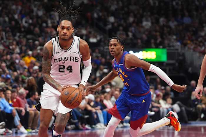 Vassell scoort 33 punten terwijl de Spurs Nuggets met 139-136 verslaan en de kwartfinales van de NBA Cup bereiken