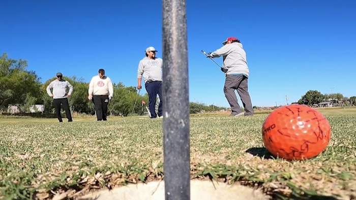 Veteranen in San Antonio vinden genezing en gemeenschap via een gratis golfprogramma