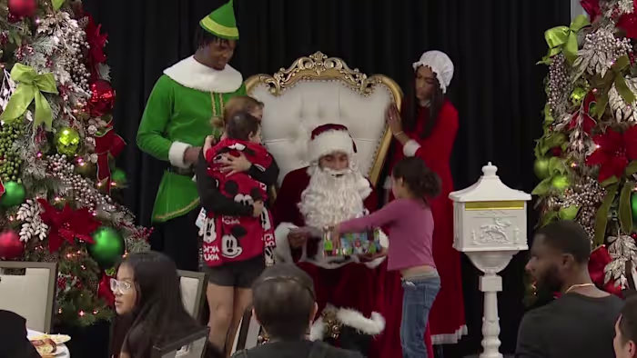 Spurs brengen lokale gezinnen vakantiegevoel met Elf Louise Project