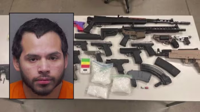 17 vuurwapens en 40 oz meth ontdekt na een achtervolging die eindigde in een crash, zegt BCSO