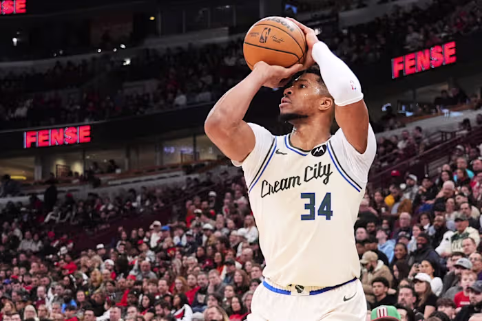 Antetokounmpo scoort 29 voor Bucks tegen Bulls na acht wedstrijden te hebben gemist vanwege kuitblessures