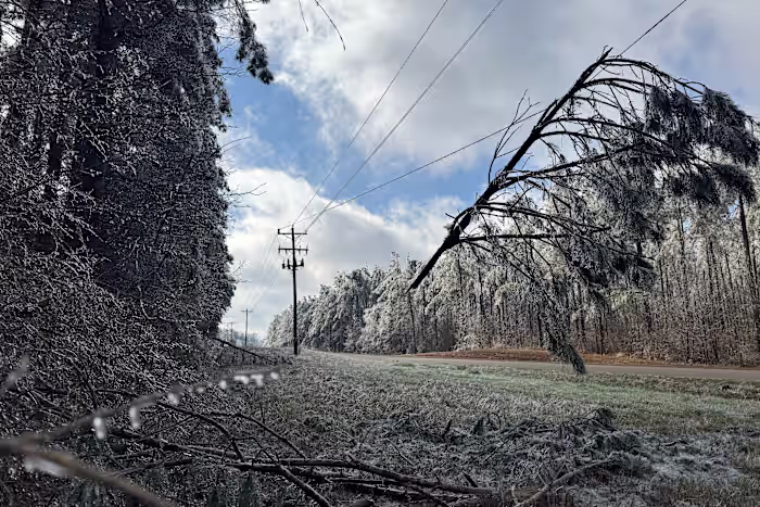 Bittere kou houdt het oosten van de VS in zijn greep terwijl het aantal sterfgevallen door winterstormen toeneemt en de stroomuitval aanhoudt