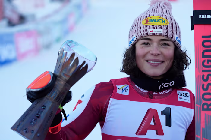 De Oostenrijkse skiër Scheib wint de Wereldbeker GS voor haar derde overwinning van het seizoen. Shiffrin wordt 6e