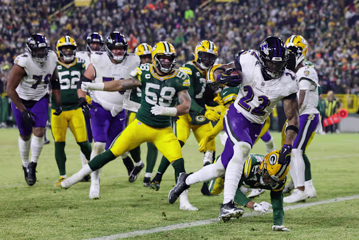 Derrick Henry's virtuoze optreden helpt Ravens in leven te blijven met een 41-24 overwinning op Packers