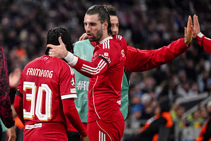 Liverpool, Newcastle en Chelsea veroveren de Champions League, Bayern schoof op en Barcelona wint