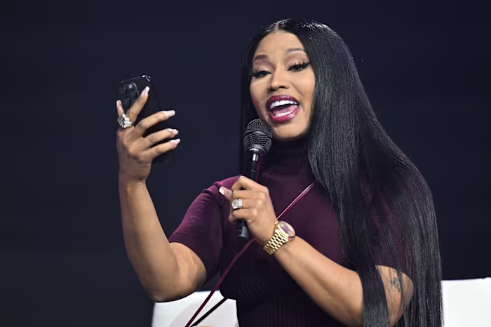 Nicki Minaj verrast conservatieven met lof voor Trump en Vance op het evenement in Arizona