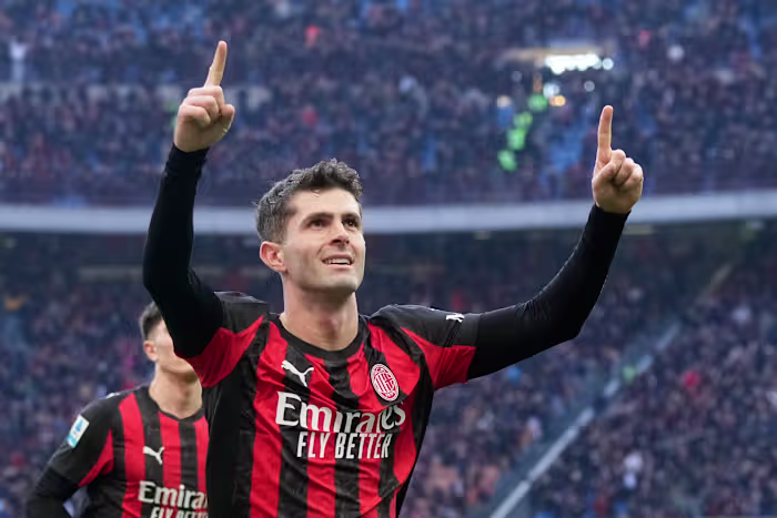 Pulisic sluit 2025 af met doelpunt van AC Milan. Hij hoopt op meer met de VS op het WK thuis in 2026