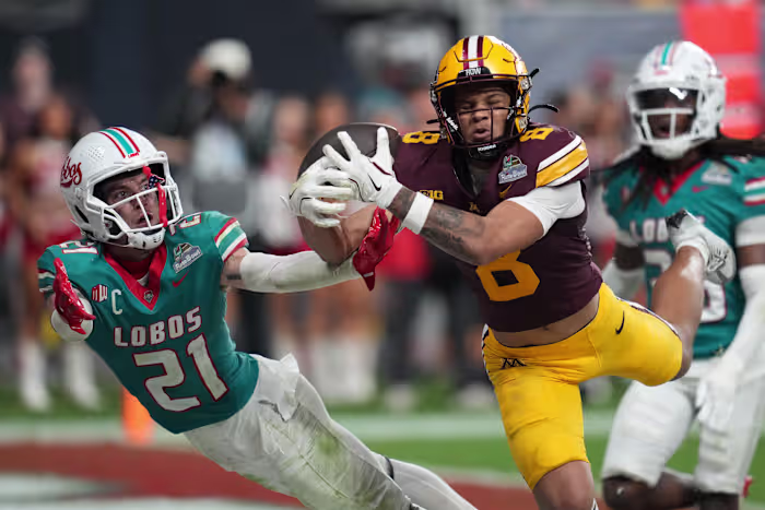 Smith's duikende TD-vangst in de verlenging stuurt Minnesota naar een 20-17 overwinning op New Mexico in Rate Bowl