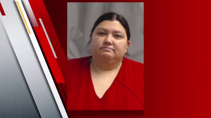 Voormalig Runge ISD-medewerker aangeklaagd wegens knoeien met bewijsmateriaal en ongepaste relatie met studentenaanklachten