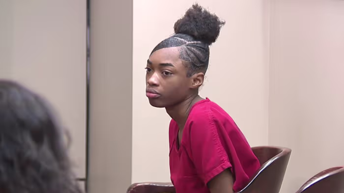 Vrouw beschuldigd van moord in 2024, schietpartij op Sonic Drive-In-manager verschijnt voor de rechtbank