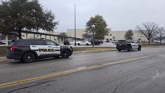 Bedreiging tegen de Northeast Side-school veroorzaakt angst en paniek