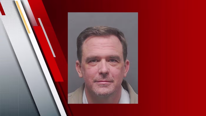 Beëdigde verklaring: voormalig stadssecretaris van Hollywood Park beschuldigd van online nabootsing van identiteit en het knoeien met overheidsgegevens